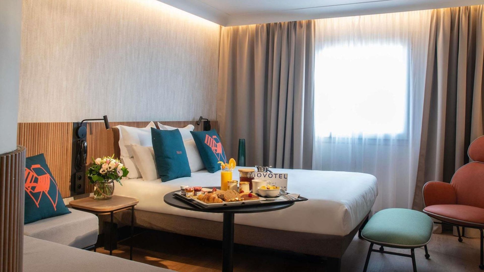 Novotel Arenas Aeroport Hotel