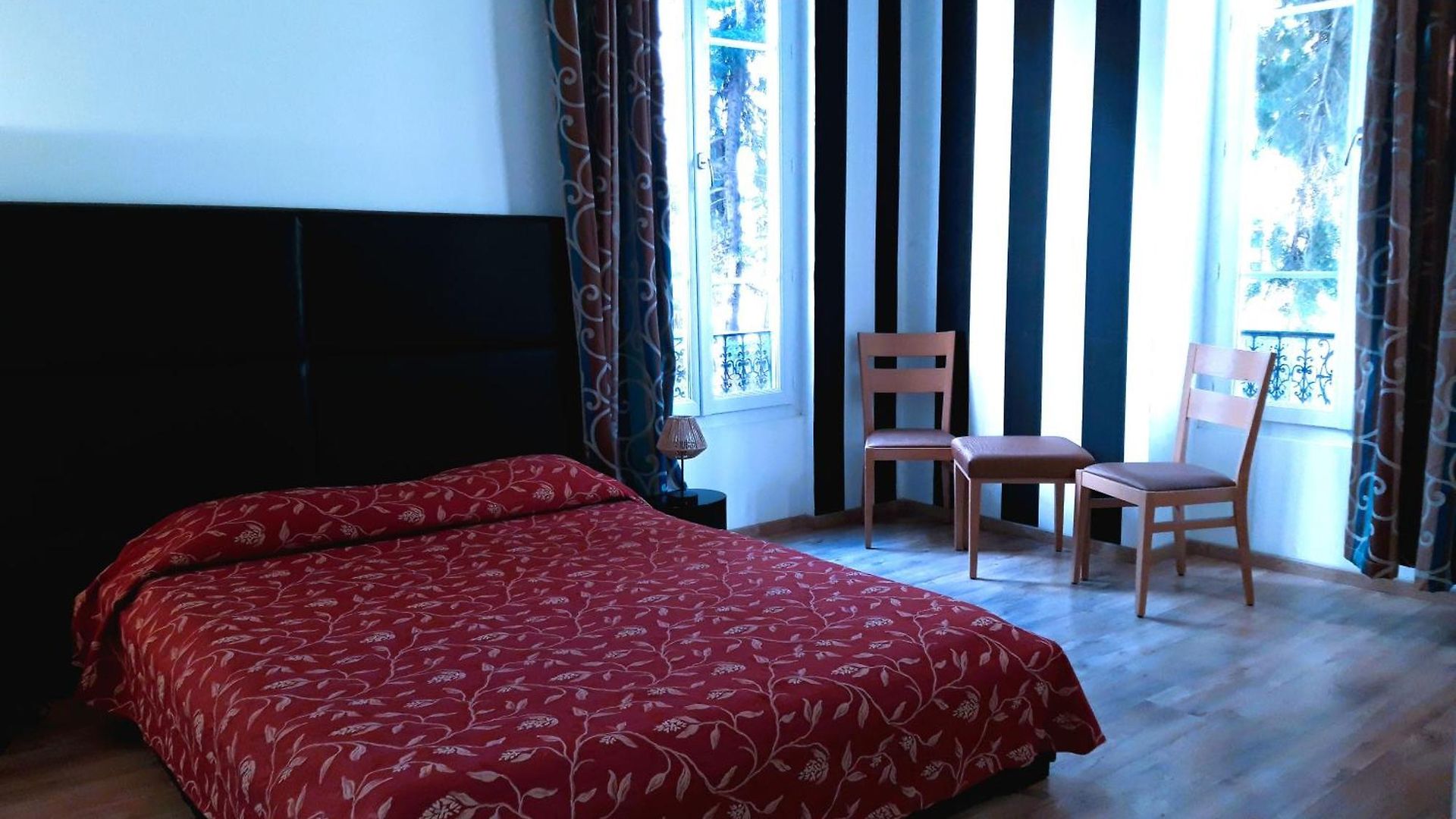 Little Palace 3*