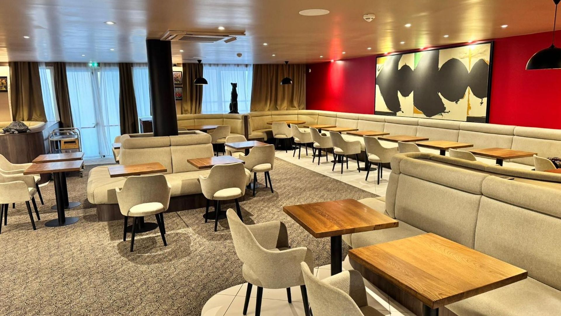 & Monsigny Hotel