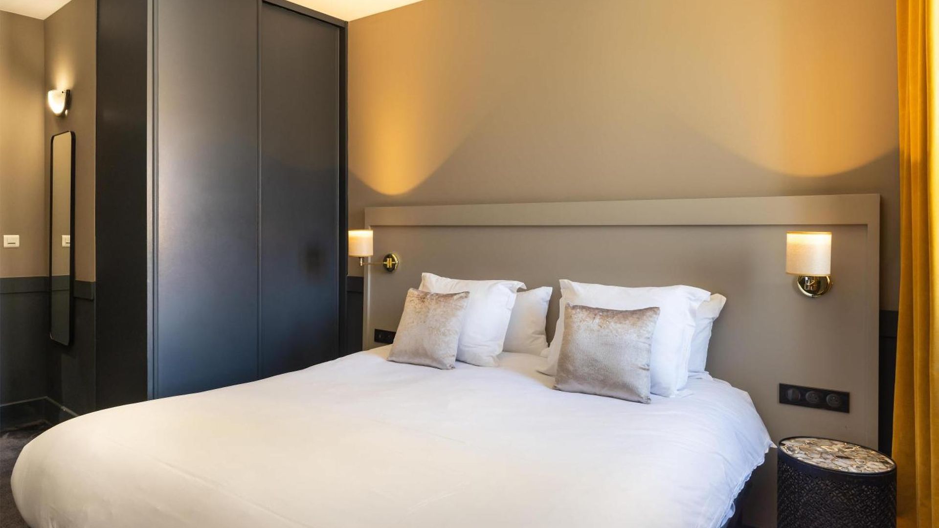 Western Cosy Hotel 4*