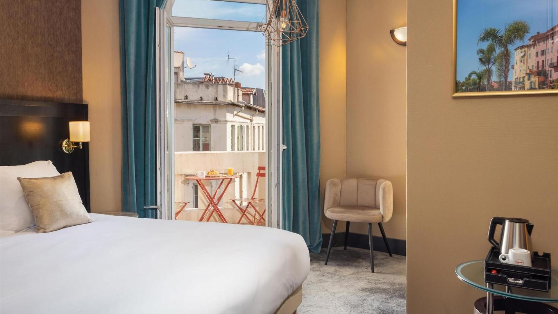 Western Cosy Hotel 4*