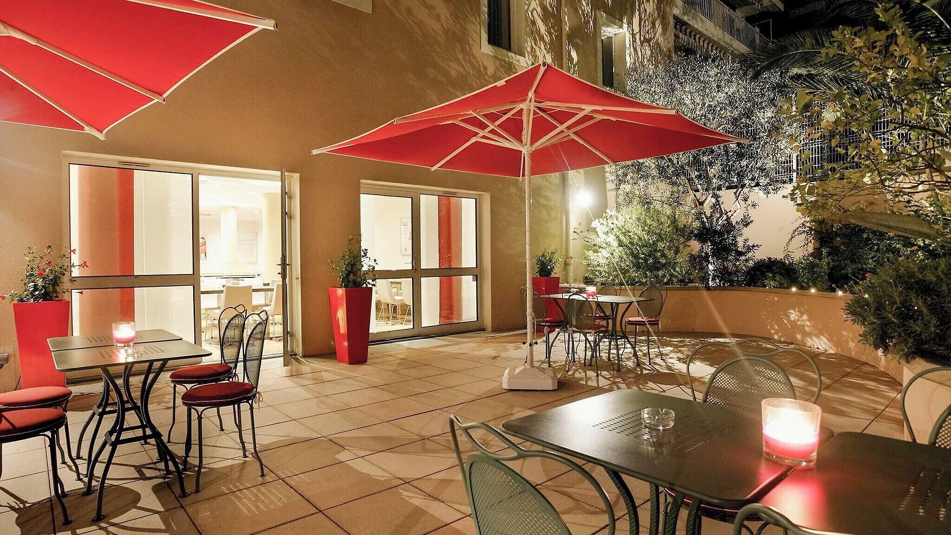 Easyhotel Old Town Hotel