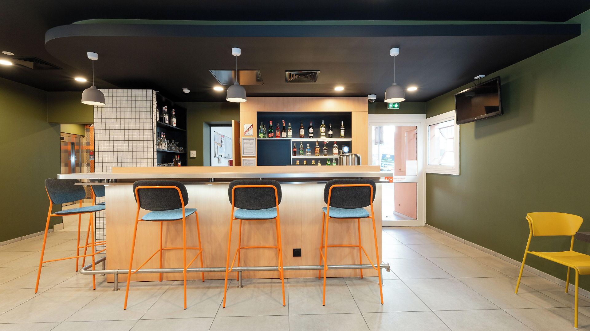 Easyhotel Old Town 2*