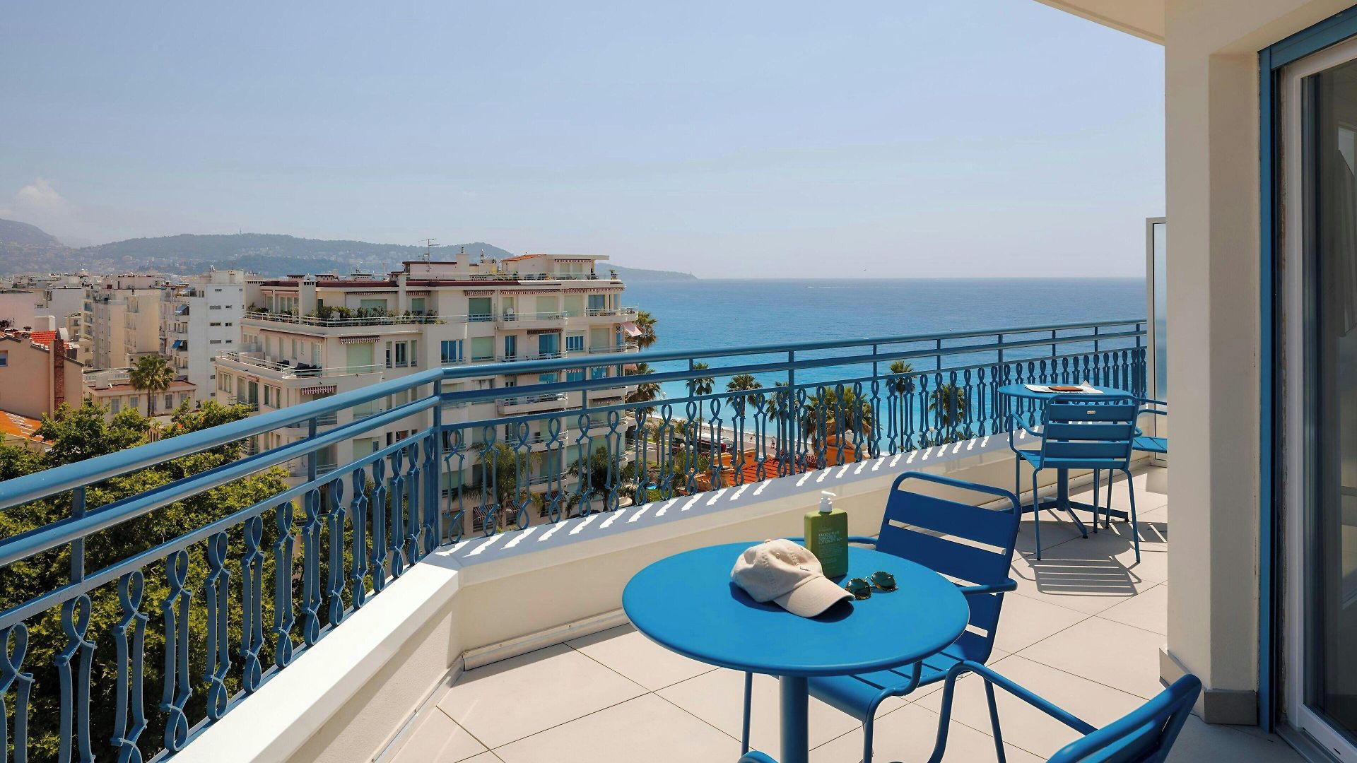 Crisol Promenade Hotel