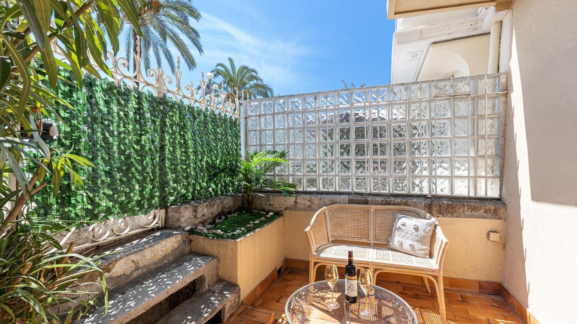 Ponchette - Independent House Promenade Des