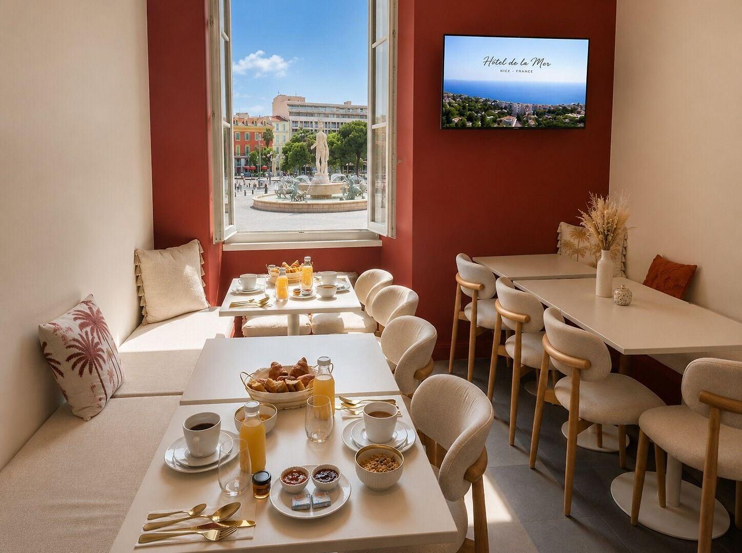 De La Hotel 2*