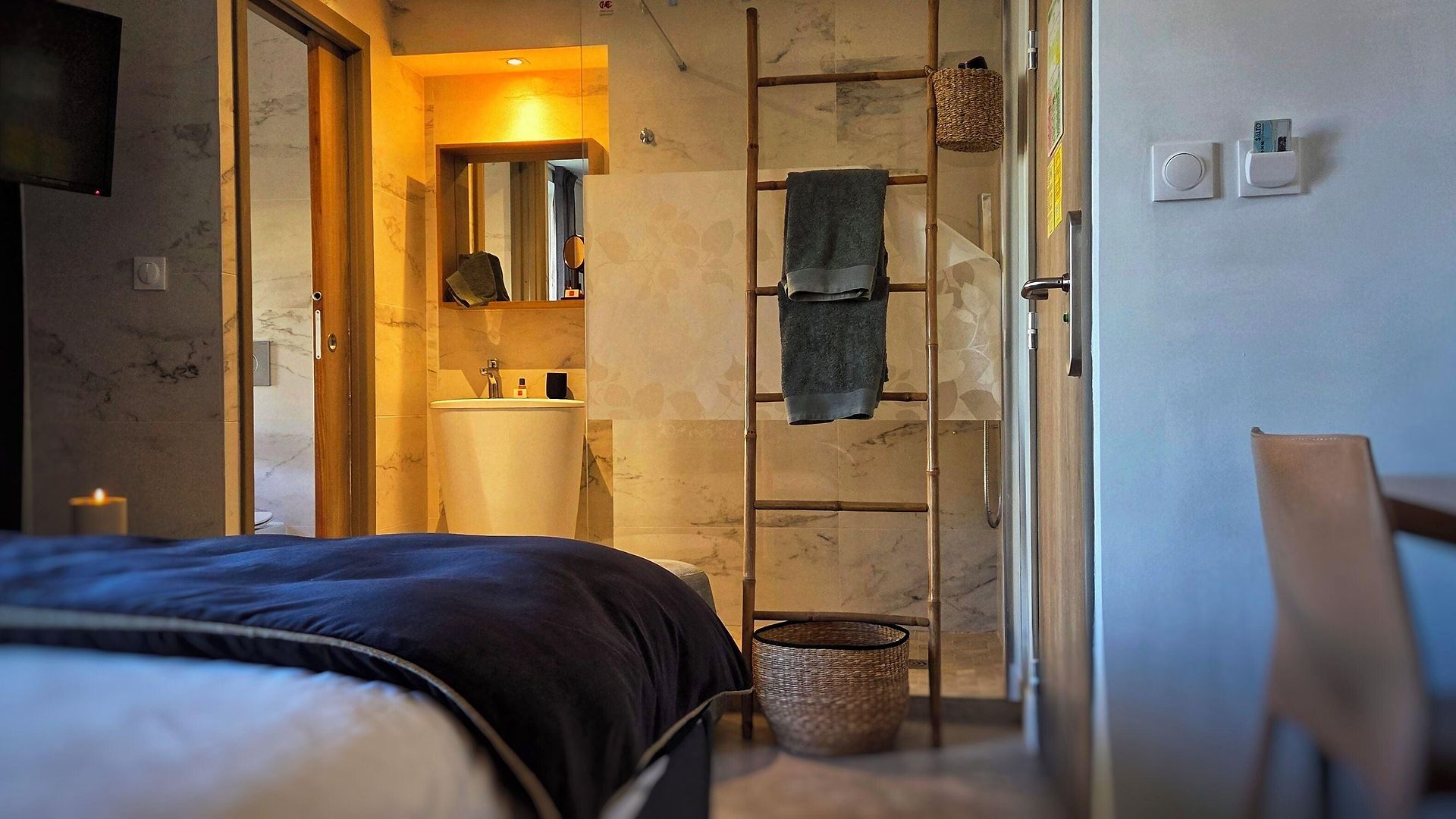 Hotel Le Petit Trianon Et Le Charme Des 2*