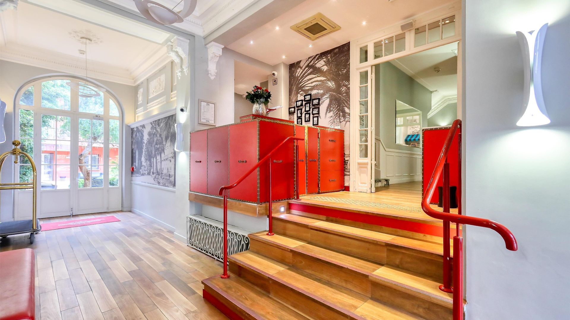 Hotel Excelsior Centre By Happyculture 4*