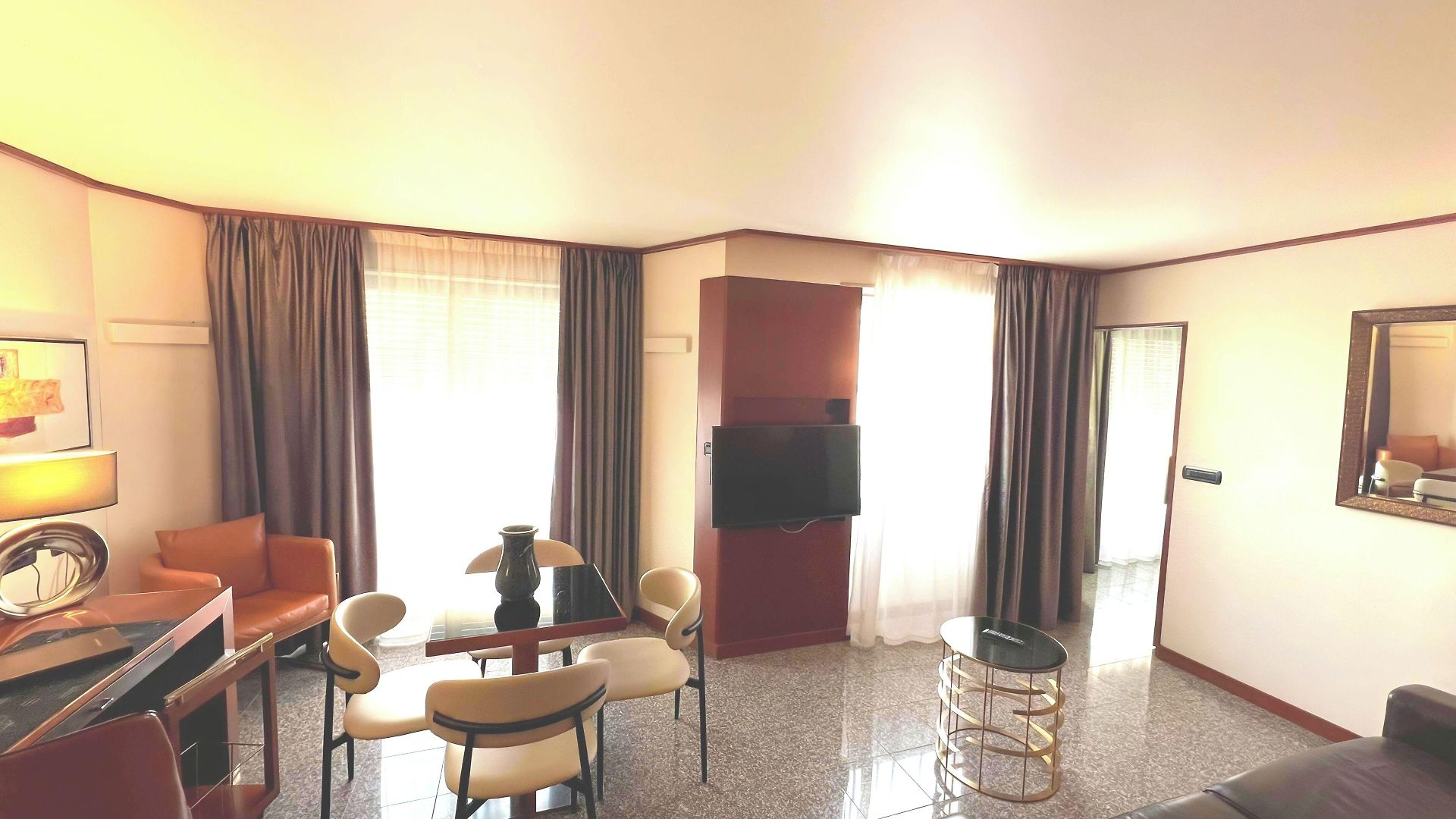 Goldstar & Hotel 4*