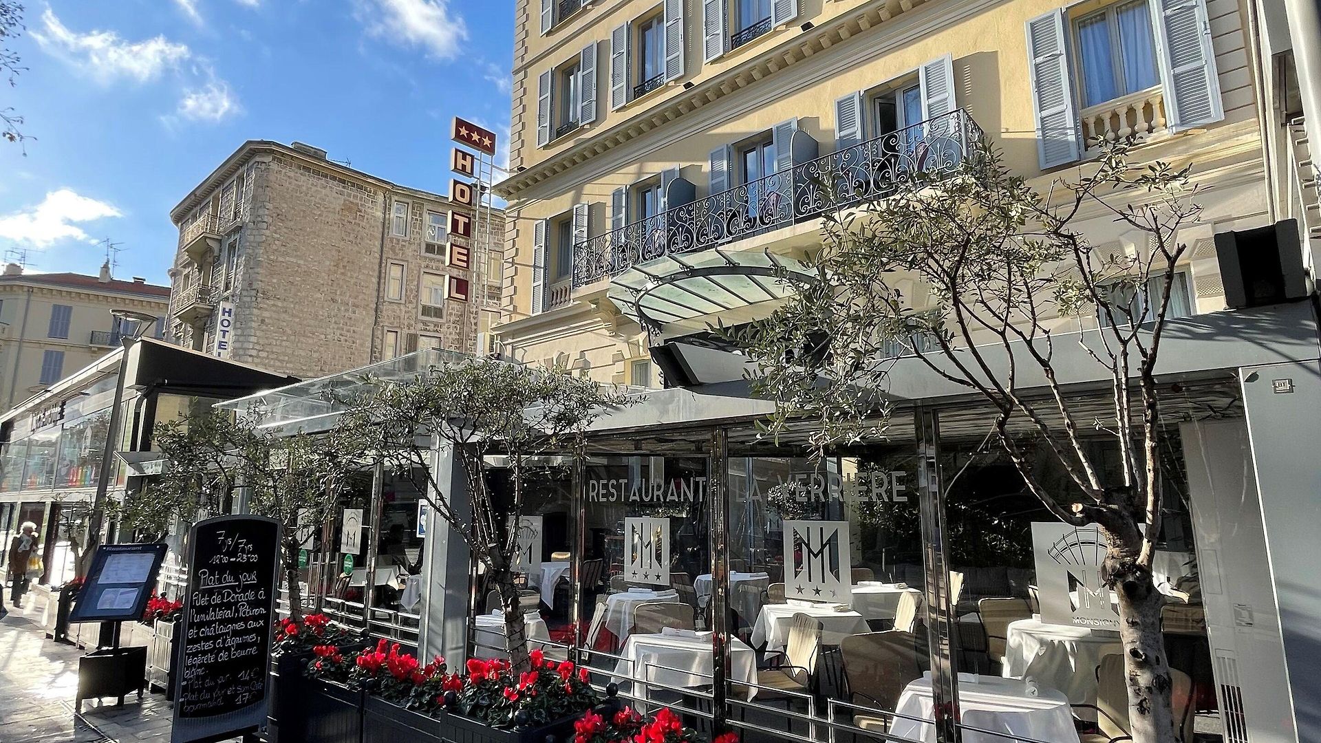 Monsigny Hotel 3*