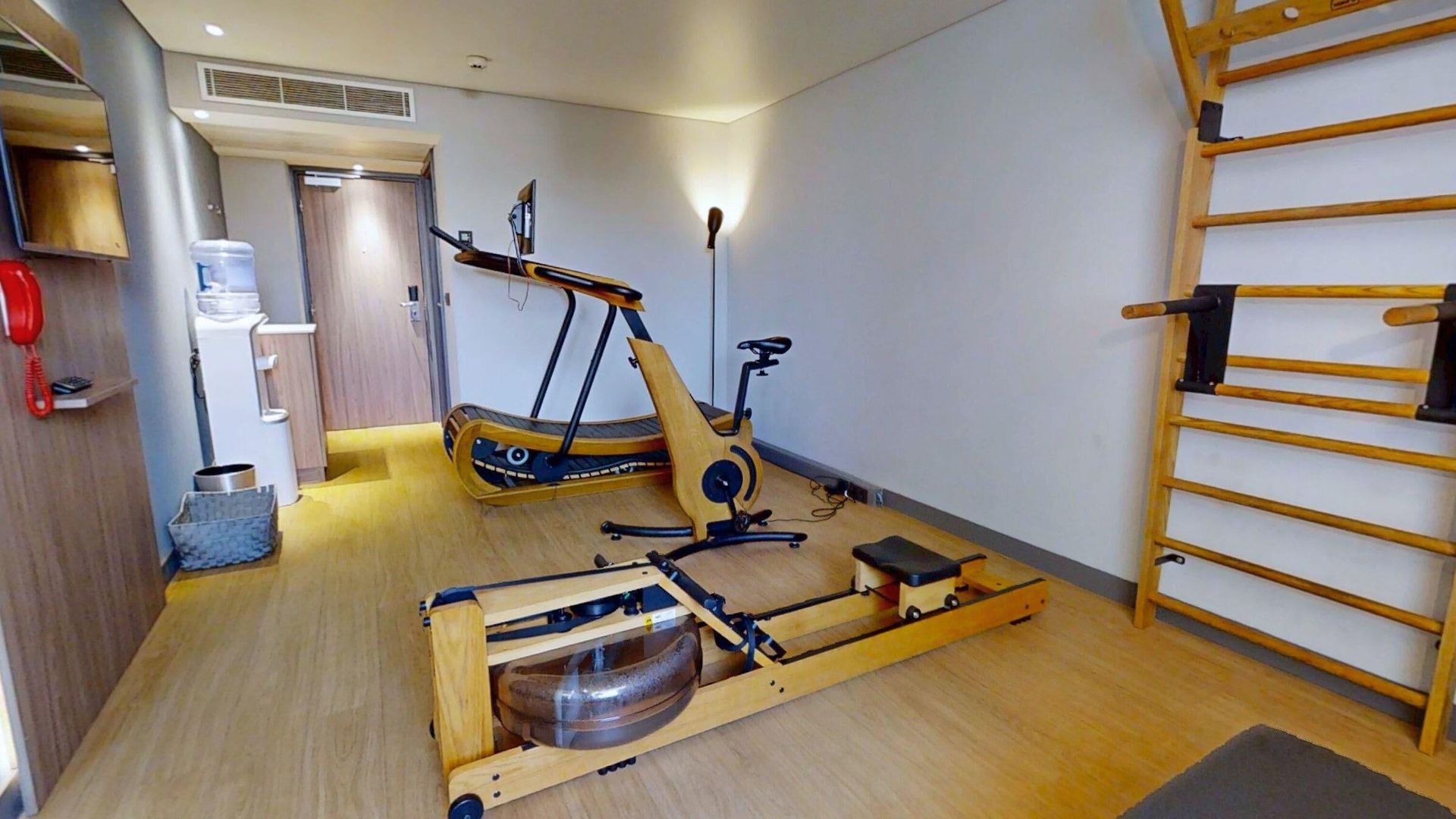 Radisson Airport 4*
