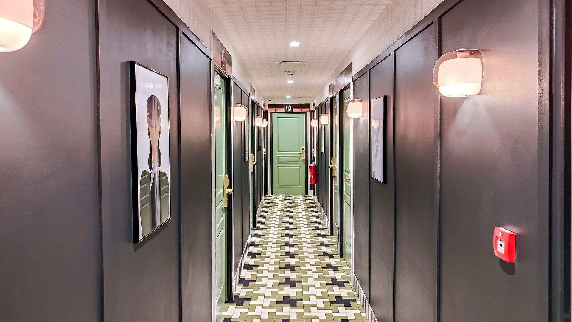 Ammi Lafayette Hotel 3*