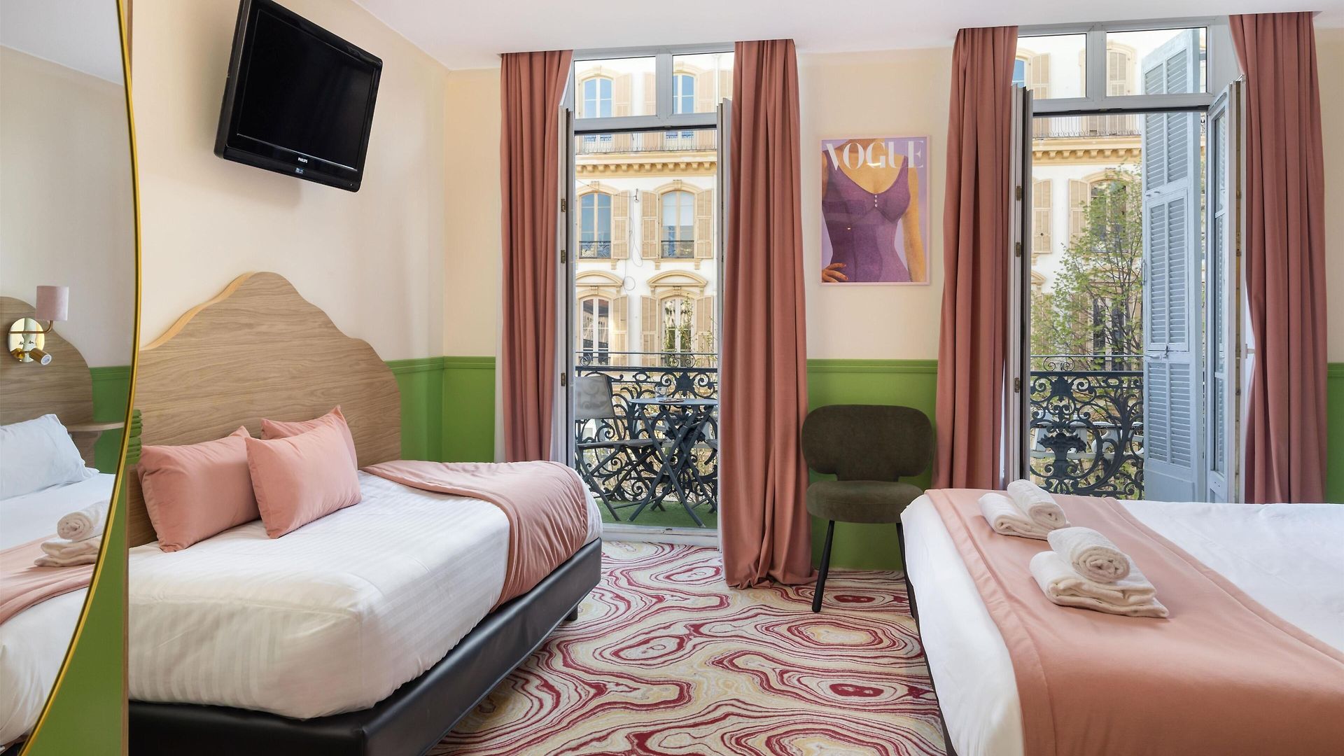 Western Lakmi Hotel 3*