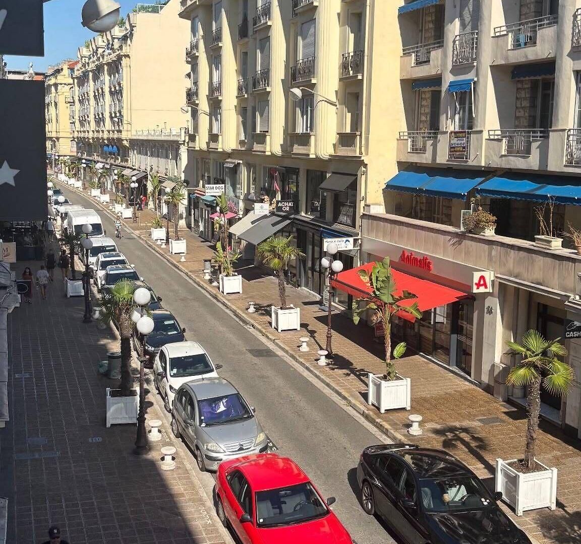 De La Fontaine Nice