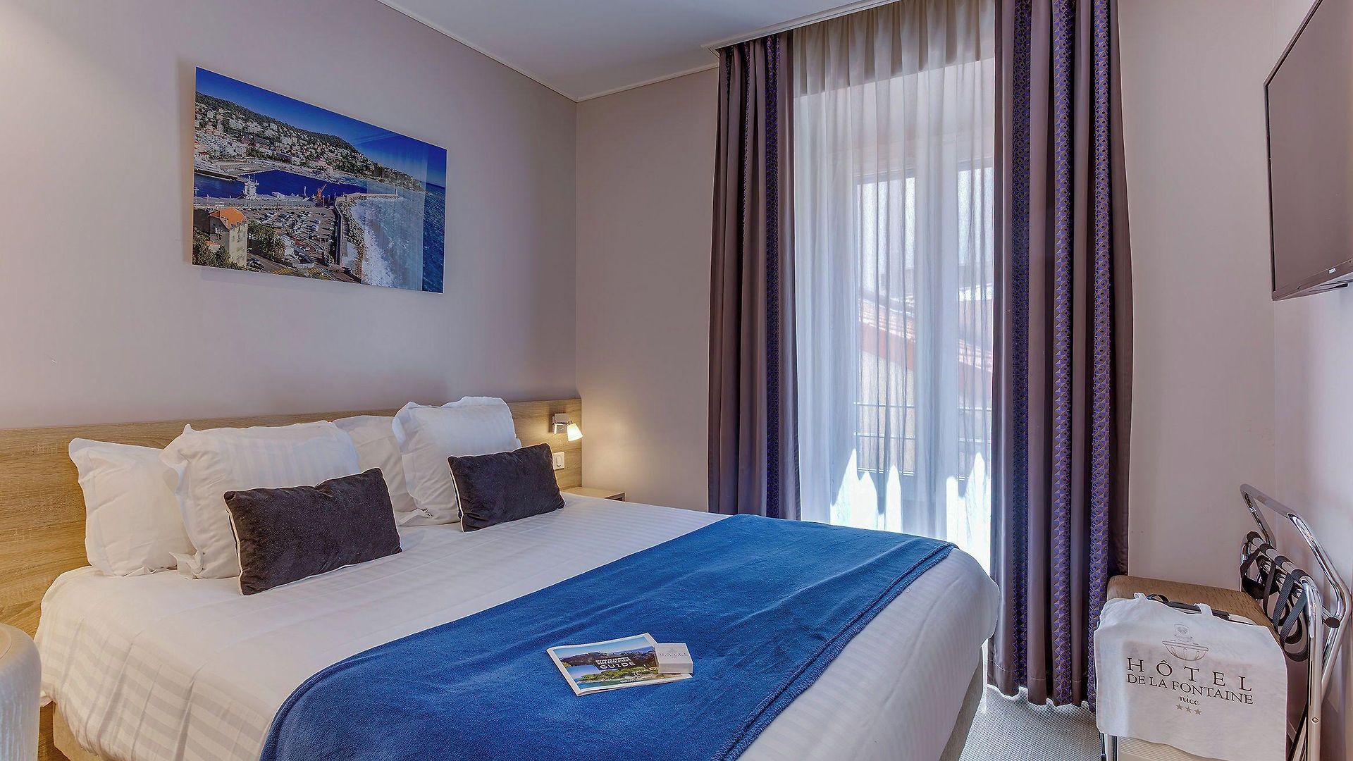De La Fontaine Hotel
