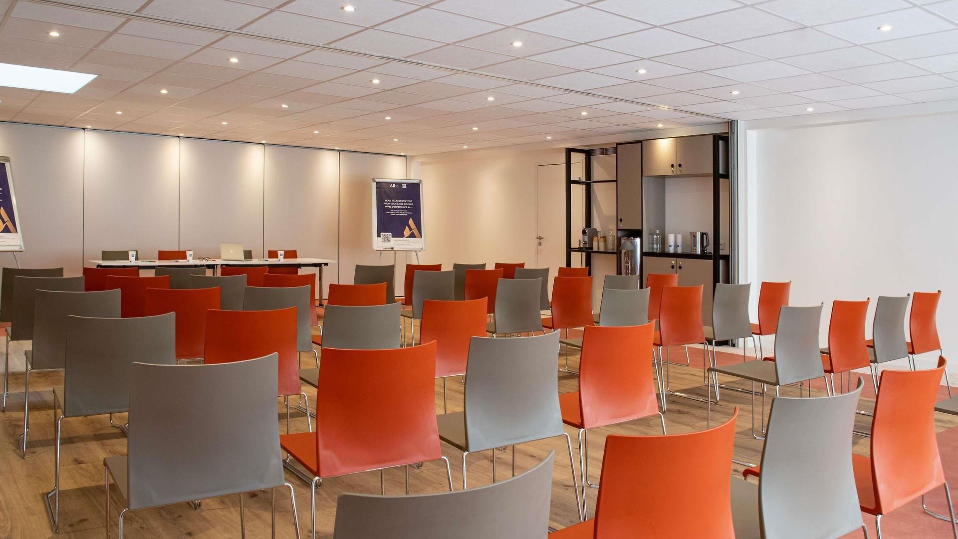 Ibis Budget Californie Lenval 2*