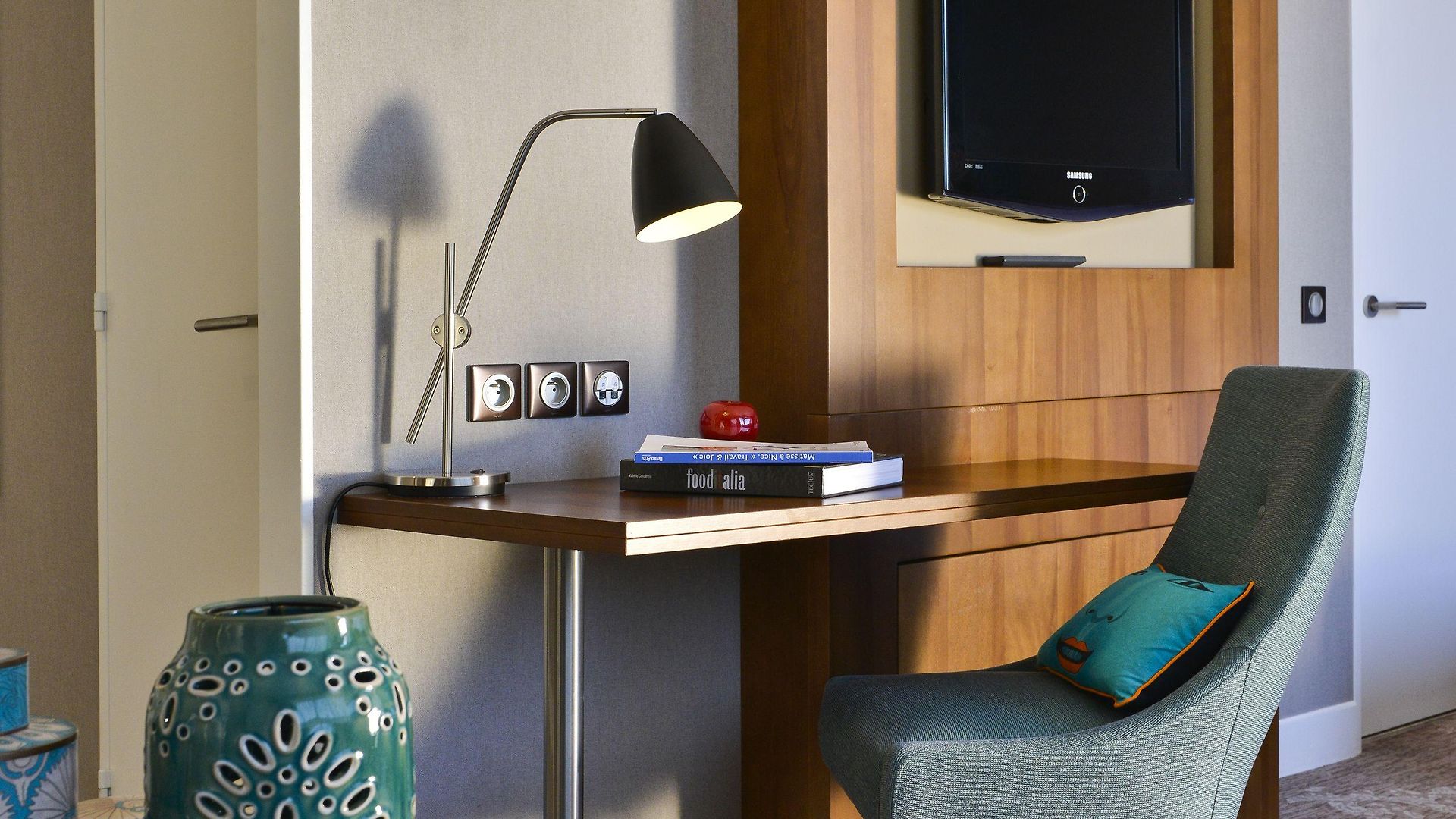 By Ihg Nice