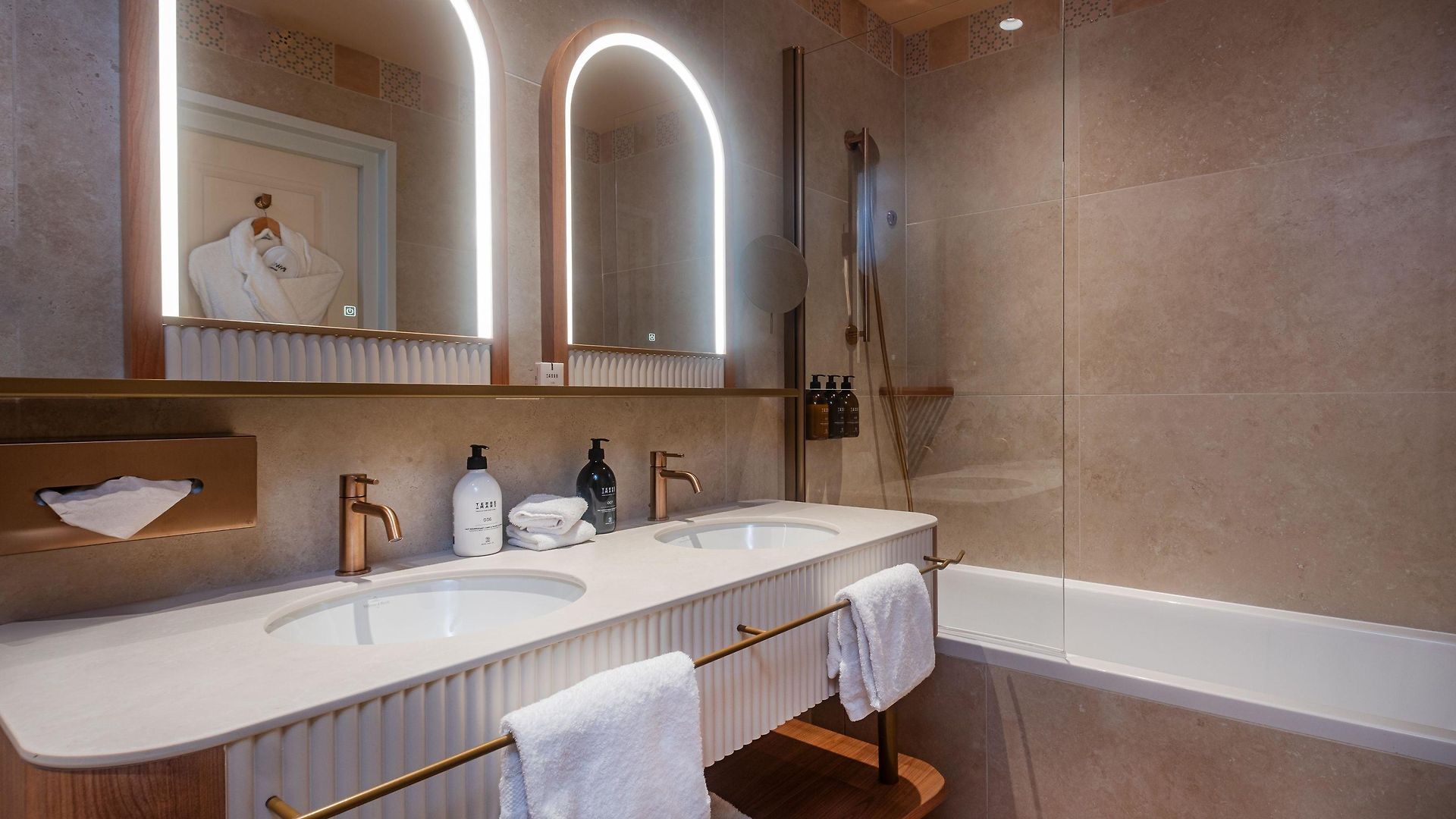 Le Soleia By Inwood 4*