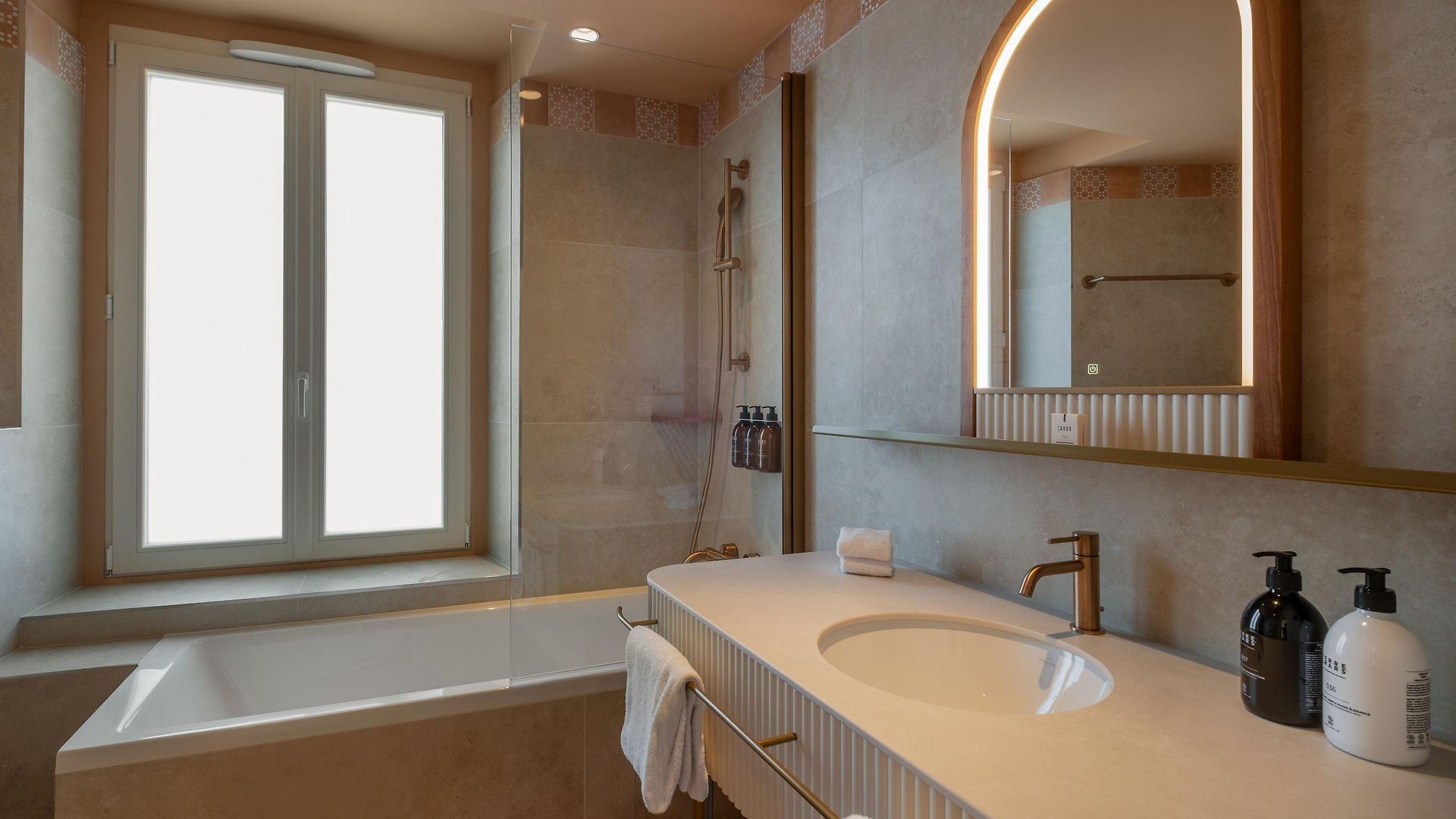 Le Soleia By Inwood Hotel
