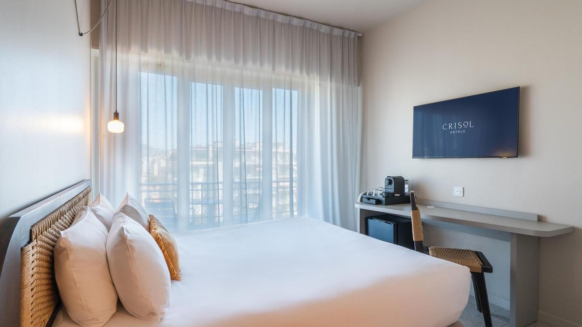 Crisol Promenade Hotel *