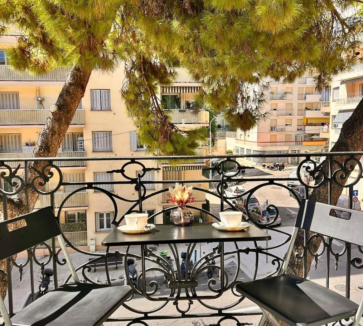 2 Pieces Avec Balcon Nord Apartment