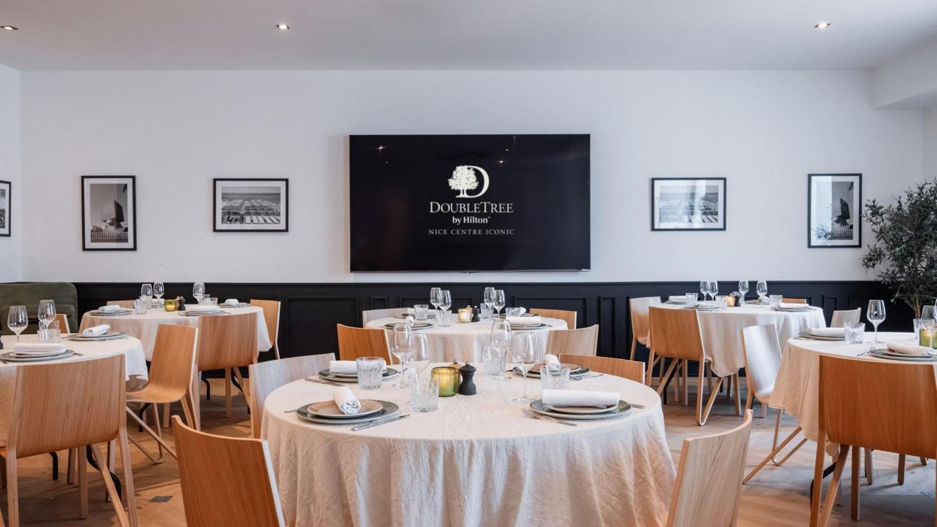 Doubletree By Hilton Centre Iconic Hotel 4*