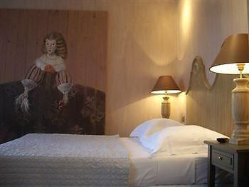 Le Petit Trianon Et Le Charme Des Hotel