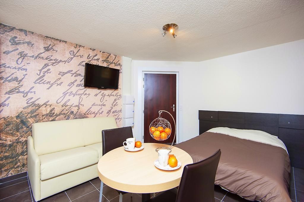 Serafina Apartements 2*