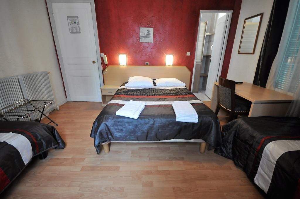 Carlone Hotel 2*