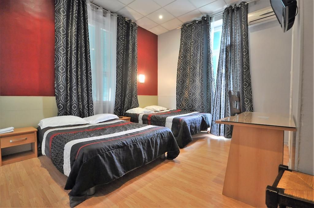 Carlone Hotel 2*