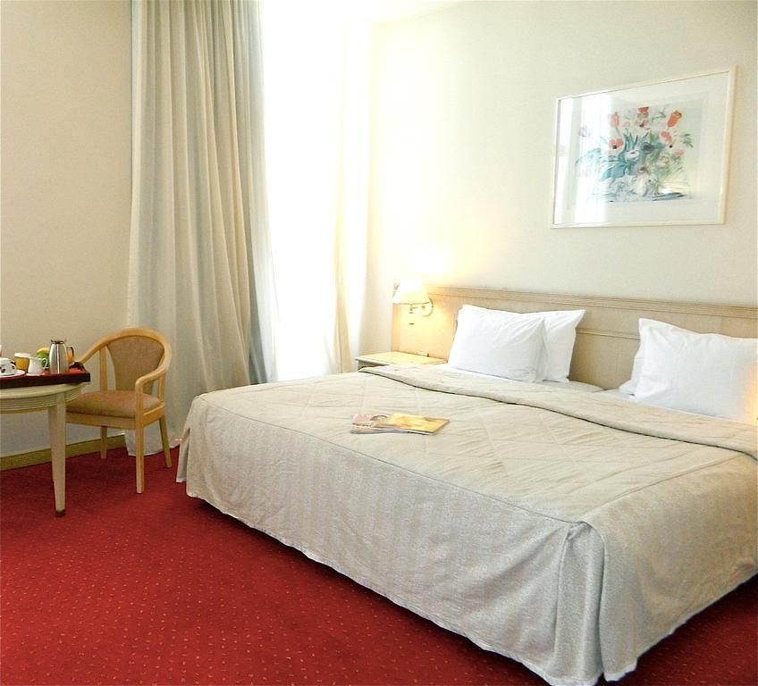 Hotel B4 Park