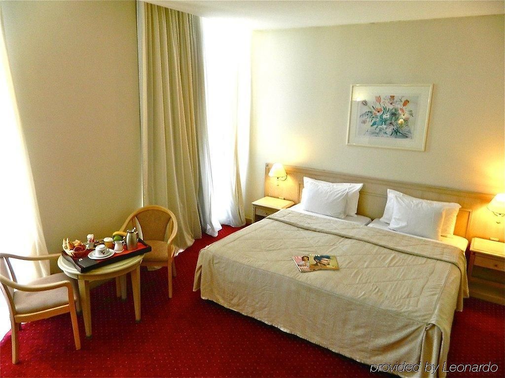 B4 Park Hotel 4*