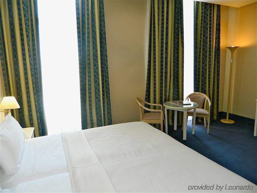 B4 Park Hotel