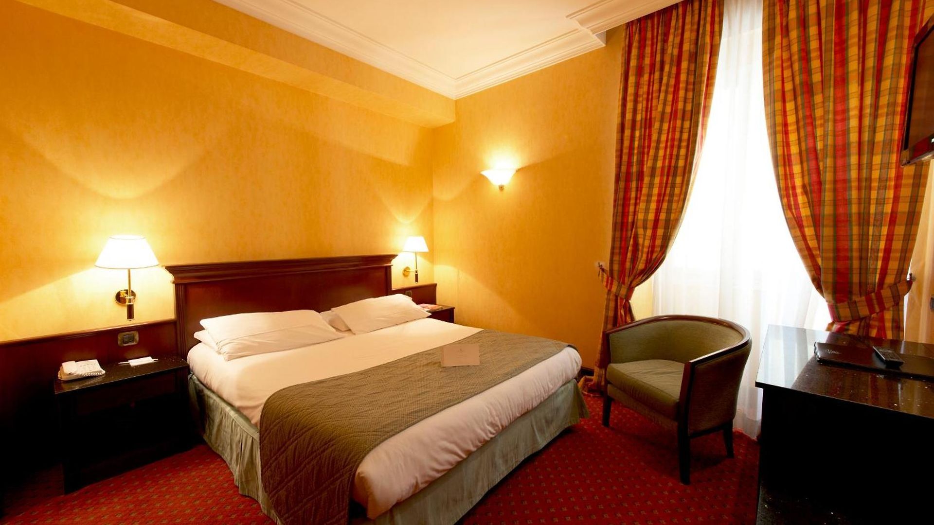 West End Promenade Hotel 4*