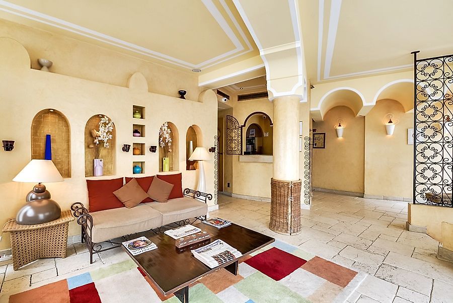 Hotel Trocadero 2*