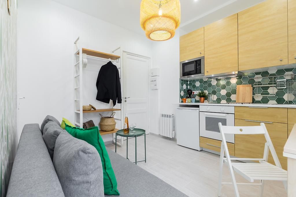 Casa Madere- Idéal Couples - Central&cosy -train Station - Tram&supermarkets-balcony- Washing-machine-ac