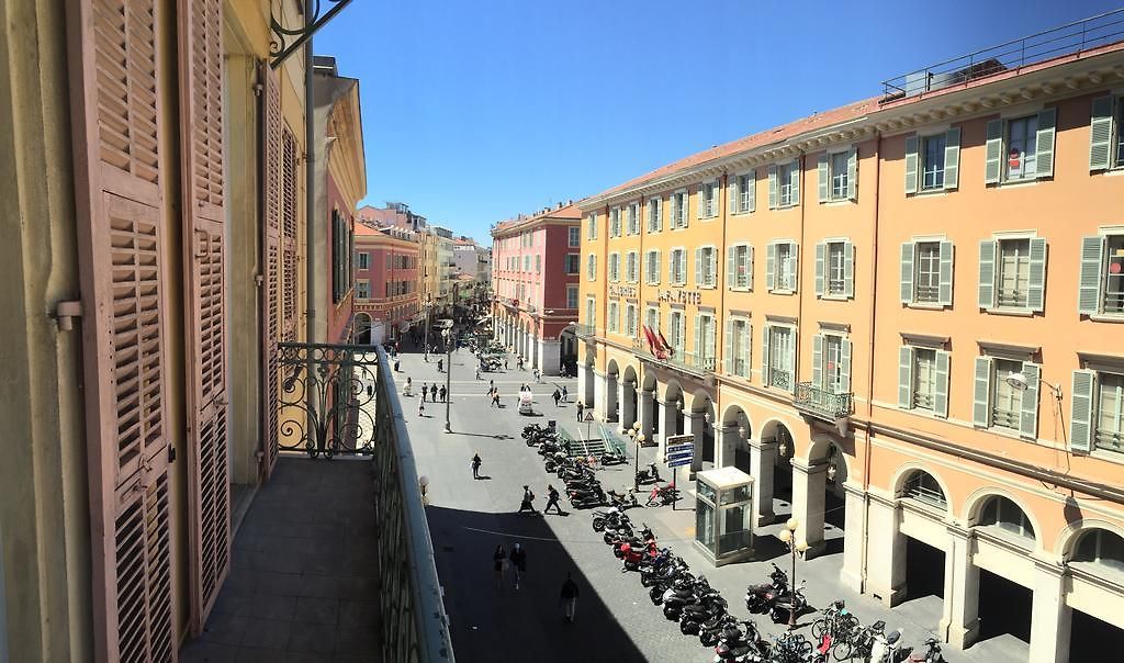 2 Bedrooms In Central Location On The Famous Place Massena