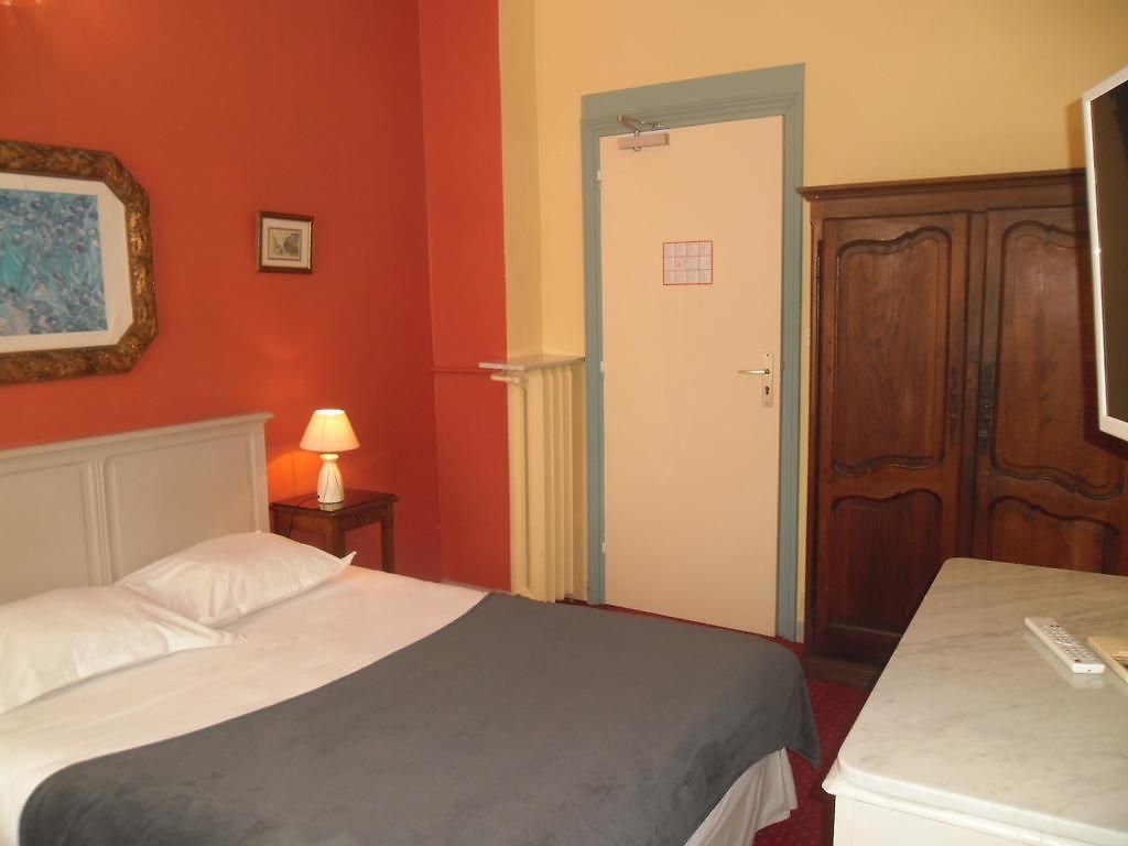 Eden Hotel 2*