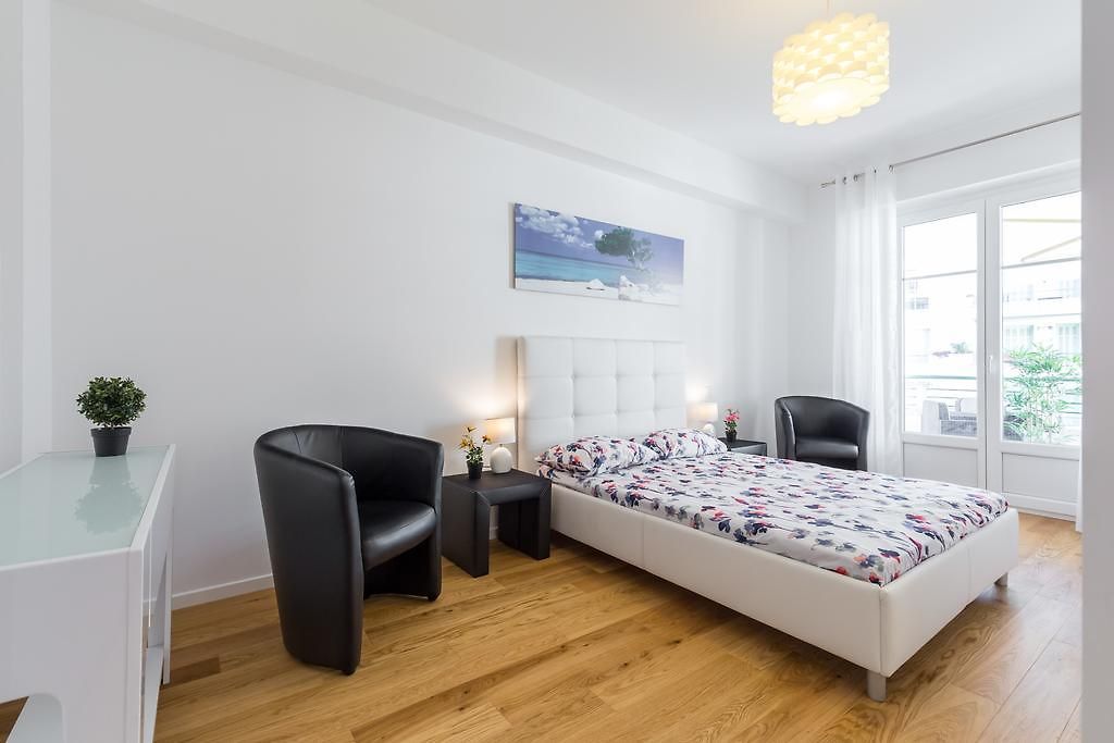 - Promenade Des Apartment