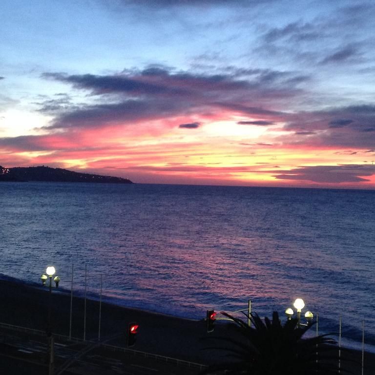 Le Mirage, Sea Front View, 3 Bedrooms, 100m Nice