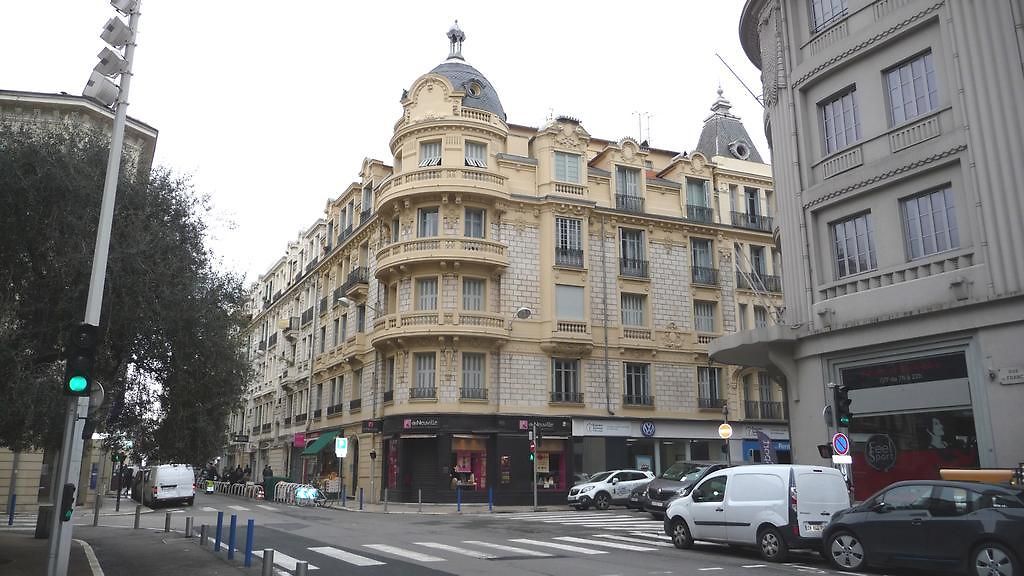 Carré D'or Very Near The *