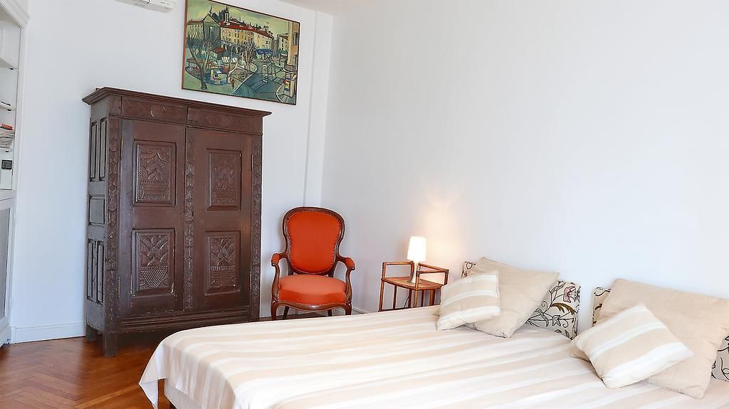 Les Lauriers Apartment *