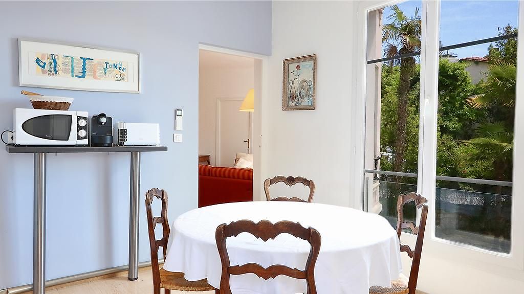 Les Lauriers Apartment *