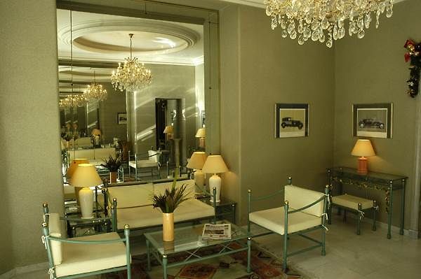 Carlton Hotel 3*