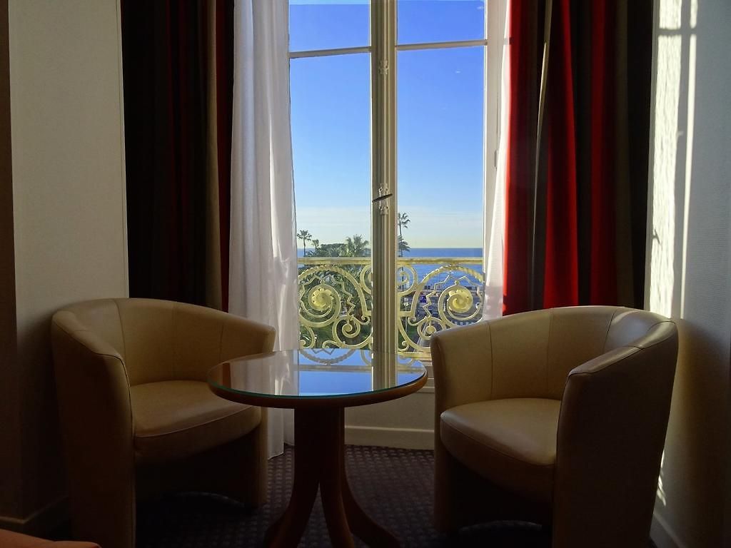 Hotel Ambassador, Completely Renovated 4*