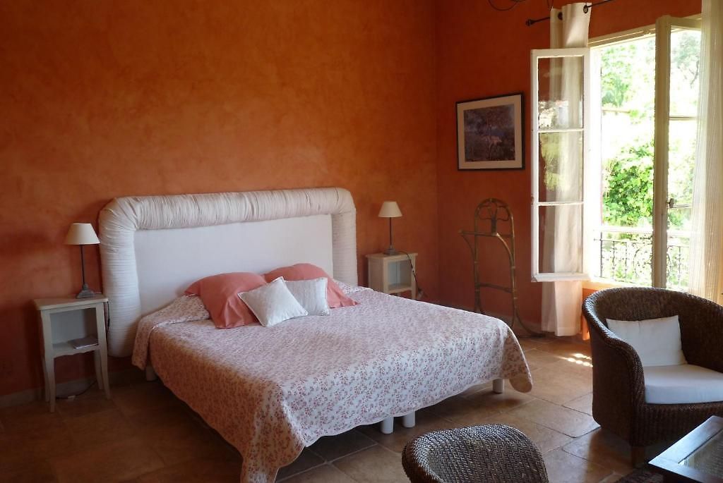 Castel Enchanté Couette-café 3*