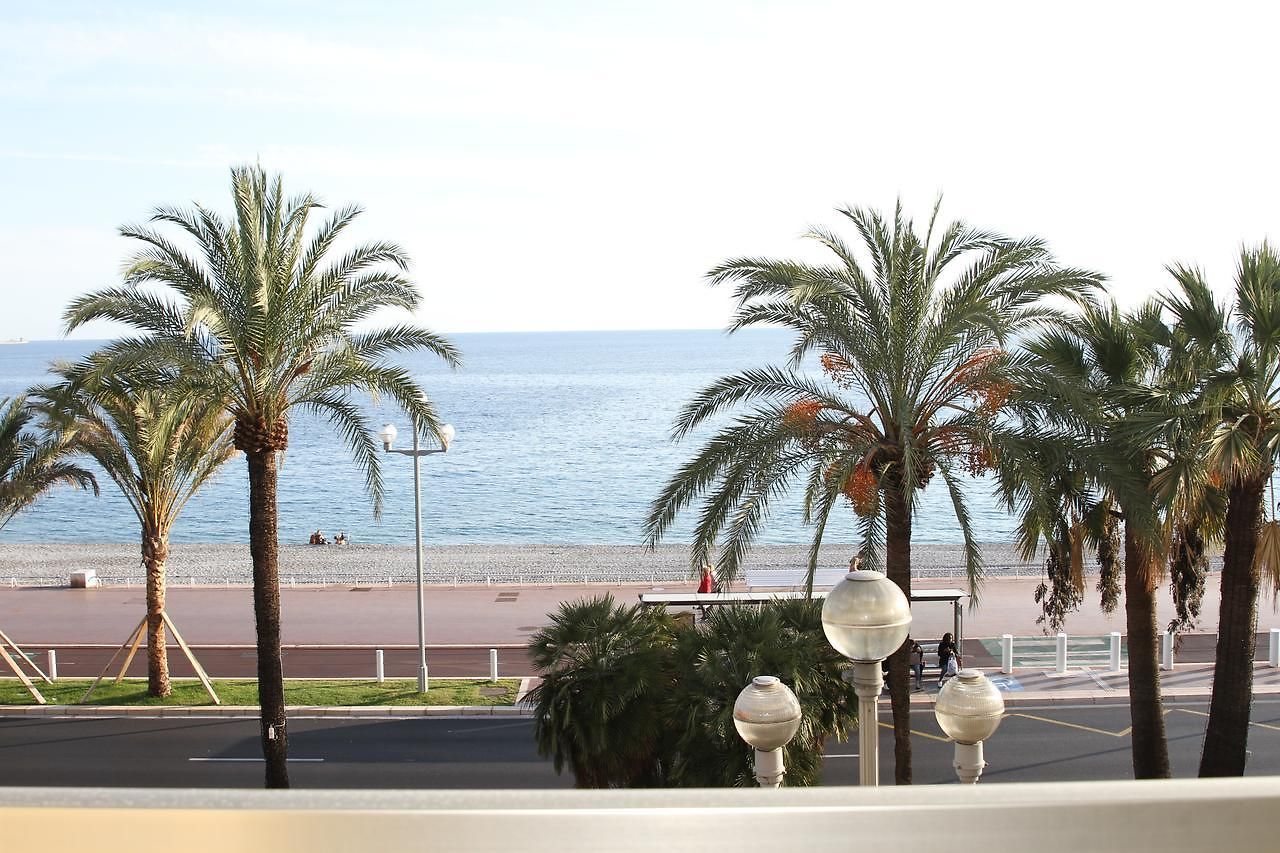Sea View Apartment *