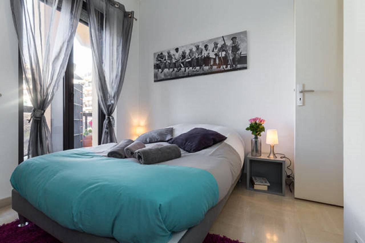 Grand Center At 2 Minutes Walk From The Appartement *