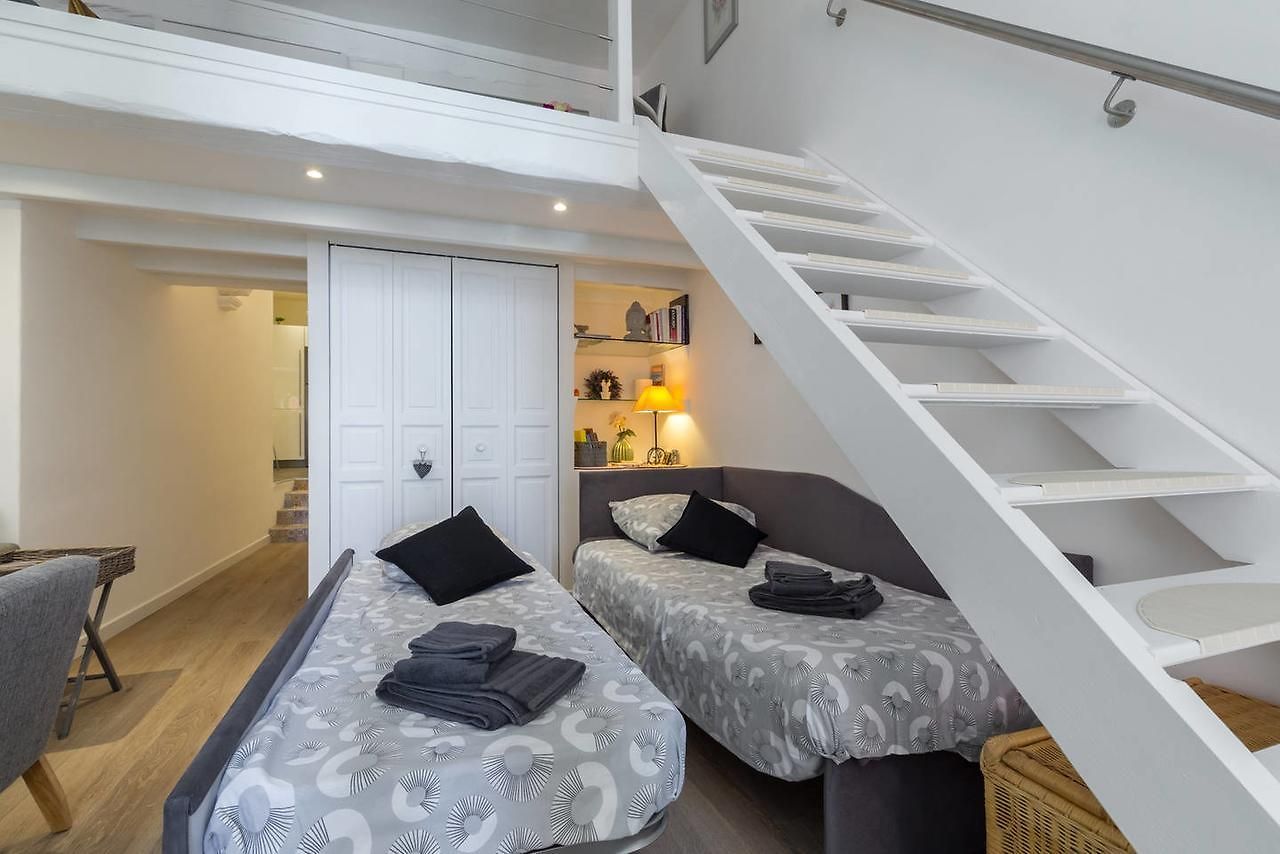 Appartement Barillerie - Loft Moderne, Face Mer, Vieux-nice.