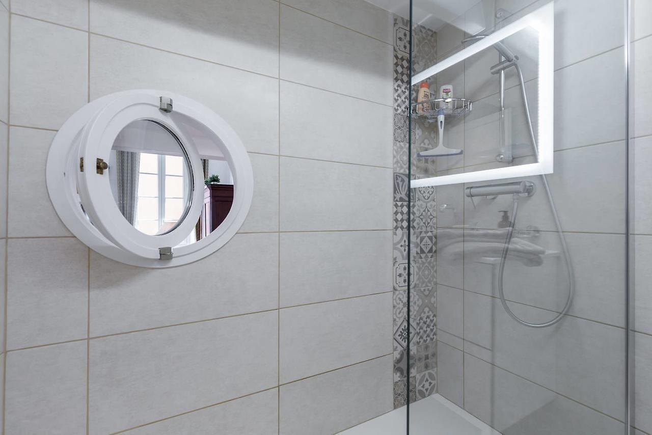Appartement Barillerie - Loft Moderne, Face Mer, Vieux-nice. *